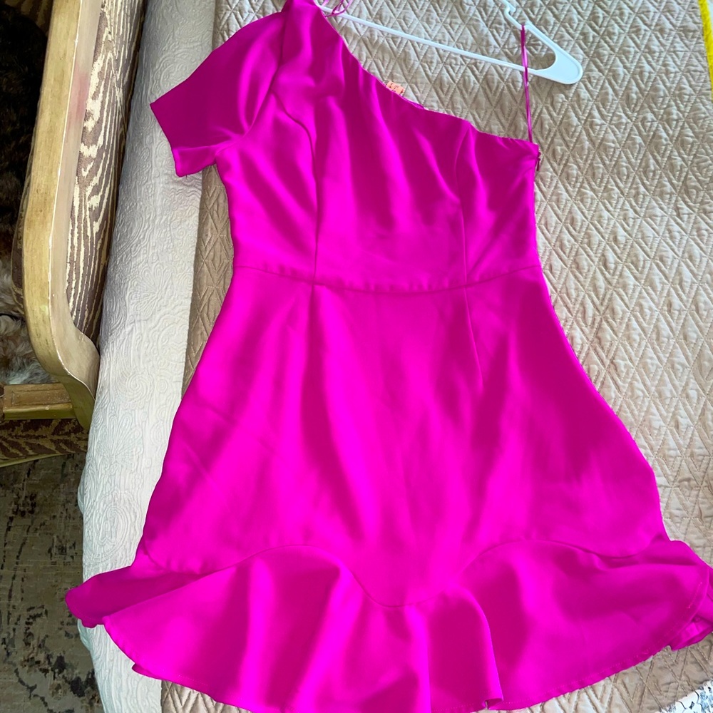 TCEC boutique dress. Fuchsia, one shoulder, Size medium